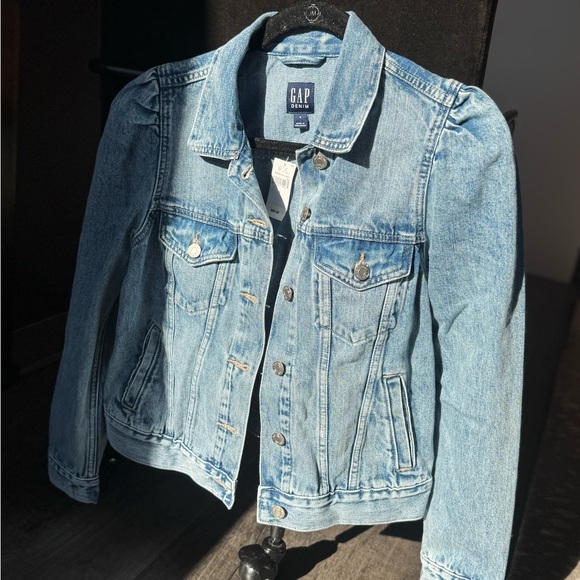 GAP Jean Jacket | Size S | New With Tags | $89.99 Retail - Picture 1 of 5